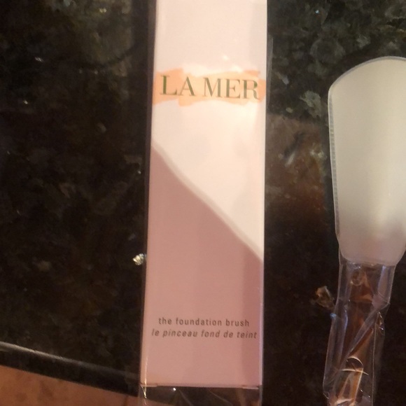 La Mer the Foundation Brush brand new in box - Picture 5 of 5